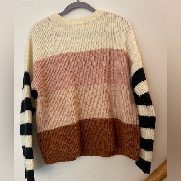 Cute multi colored crewneck sweater. - Picture 2 of 4